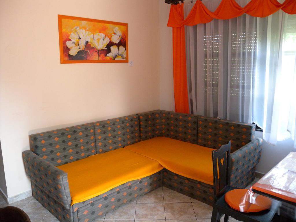 Yellow 1 By Interhome בית נופש